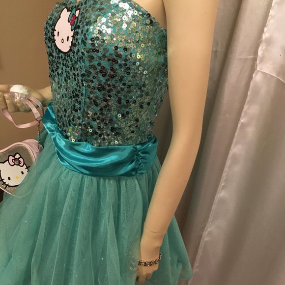CUSTOM DREAM DRESS AND JEWELERY SET!🍭💖with hello kitty added details - Picture 10 of 17